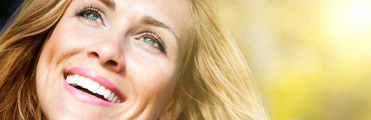 woman smiling with perfect teeth